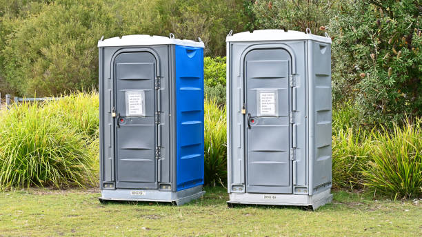 Best Deluxe Portable Toilet Rental  in Pembroke Pines, FL